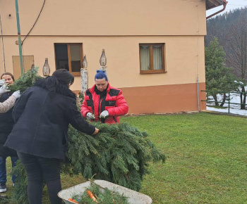 Rozvojový tím v akcii / Zveľaďovanie verejných priestorov  - foto