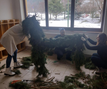 Rozvojový tím v akcii / Zveľaďovanie verejných priestorov  - foto