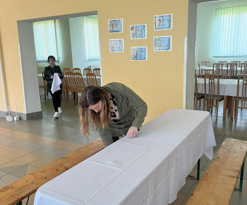 Rozvojový tím v akcii / Upratovanie verejných priestorov - foto